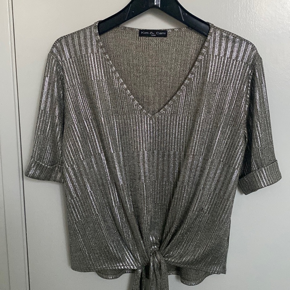 Kim &Cami metallic V-neck top